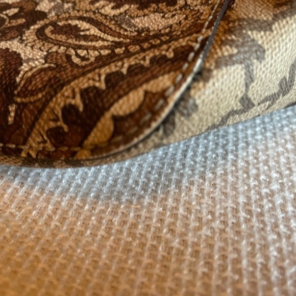 Michael Kors paisley tote    Spacious enough to - Picture 12 of 13